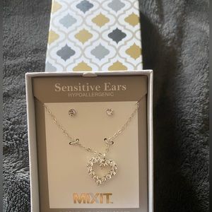 NWOT jewelry set